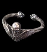 Wing Skull With Roller Tip Wire Bangle