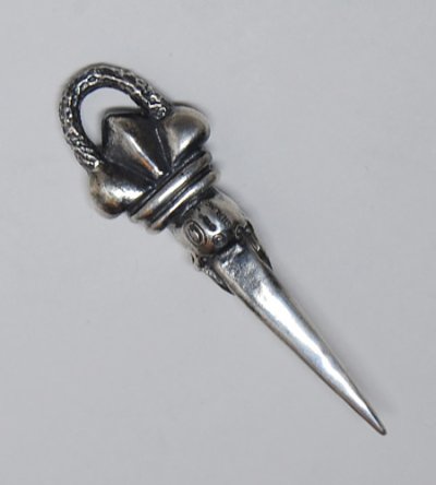 画像4: Skull Crown Dagger With Chiseled Loop Pendant