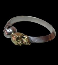 18k Gold & Silver Skull Triangle Wire Bangle