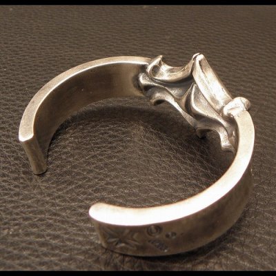 画像5: Sculpted Diamond Flat Bar Bold Bangle