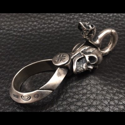 画像4: Skull On Clip With Triangle Hook