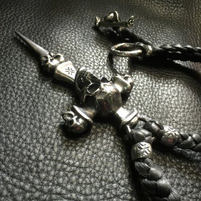 画像8: Large Skull On 2 Skulls Hammer Cross Double Face Dagger Half Size