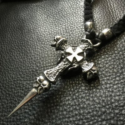 画像11: Large Skull On 2 Skulls Hammer Cross Double Face Dagger Half Size