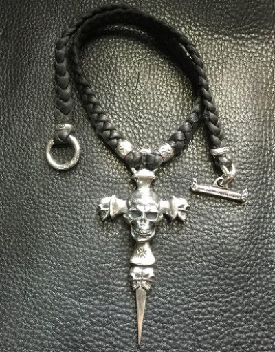 画像16: Large Skull On 2 Skulls Hammer Cross Double Face Dagger Half Size