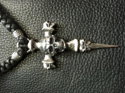 画像4: Large Skull On 2 Skulls Hammer Cross Double Face Dagger Half Size