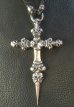 画像2: 3 Skulls On 4 Heart Crown Long Cross Double Face Dagger With Braid Leather Necklace (2)