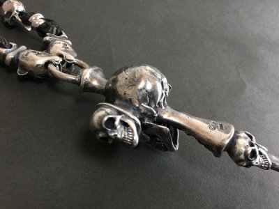 画像11: Large Skull On 2 Skulls Hammer Cross Double Face Dagger With 2 Panther & 2 Skulls Braid Leather Necklace