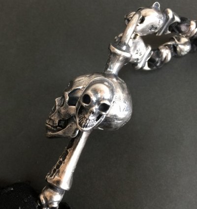 画像13: Large Skull On 2 Skulls Hammer Cross Double Face Dagger With 2 Panther & 2 Skulls Braid Leather Necklace