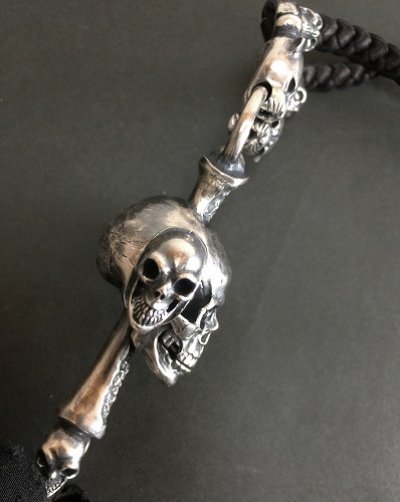 画像12: Large Skull On 2 Skulls Hammer Cross Double Face Dagger With 2 Panther & 2 Skulls Braid Leather Necklace