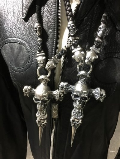 画像19: Large Skull On 2 Skulls Hammer Cross Double Face Dagger With 2 Panther & 2 Skulls Braid Leather Necklace