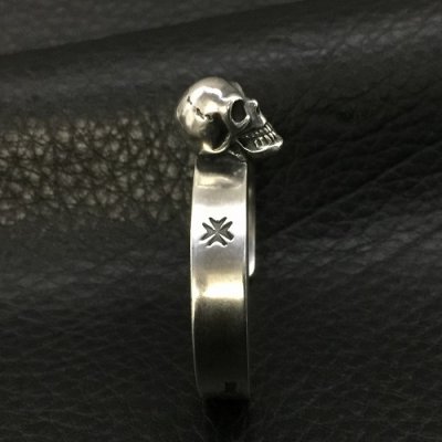 画像9: Single Skull On Flat Bar Bangle Bold
