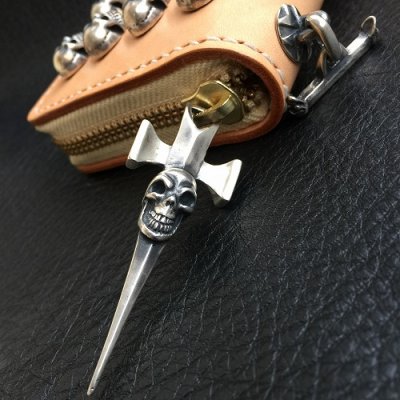 画像6: 24 Skulls On Natural Saddle Leather Round Zip With Single Skull Square Bottom Dagger Zip Pull & Single Skull Zip Pull