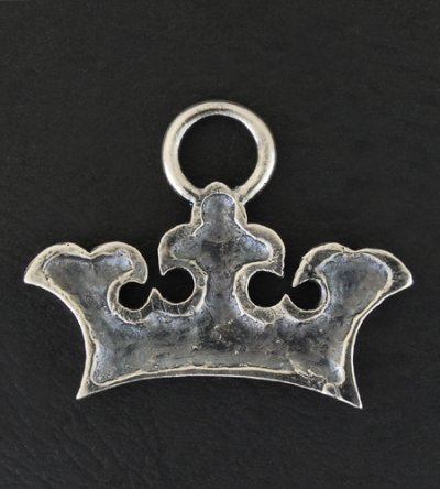 画像2: Large Crown Pendant With Quarter Loop
