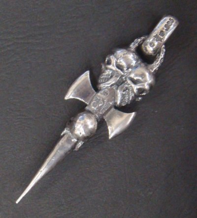 画像2: Triple Skull Dagger With Chiseled Loop Pendant