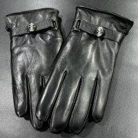 Single Skull Button Ram Skin Gloves