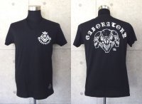 Triple skull V-neck T-shirt [Black]