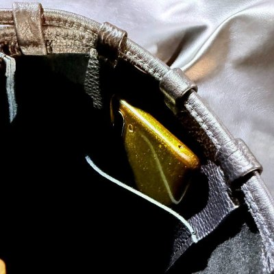 画像9: G&Crown Quarter Cross Oval With Crown Pins Buffalo Leather Drawstring Bag (S)