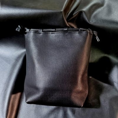 画像3: G&Crown Quarter Cross Oval With Crown Pins Buffalo Leather Drawstring Bag (L)