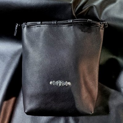 画像2: G&Crown Quarter Cross Oval With Crown Pins Buffalo Leather Drawstring Bag (L)