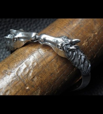 画像9: Horse With Teeth Triangle Wire Bangle