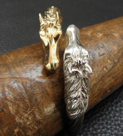 画像4: Gold & Silver Horse With Teeth Cable Wire Bangle