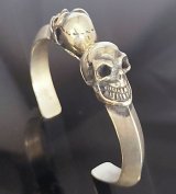Double Miracle Skull Triangle Wire Bangle