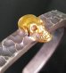 画像9: 10K Gold Twelve Small Skull On 6.5mm Wide Side Flat Chiseled Bangle Bold