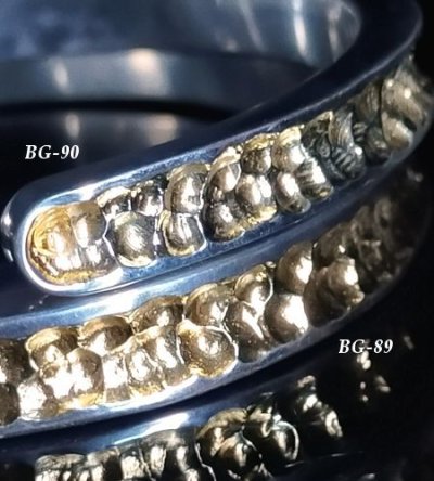 画像9: Pure Gold Wrap 7 x 4mm Wide Side Flat Chiseled Reel Bangle