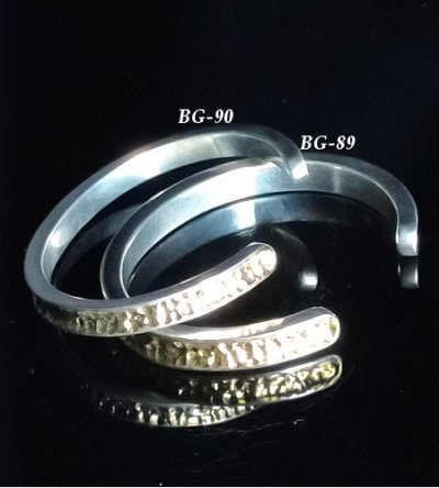 画像8: Pure Gold Wrap 7 x 4mm Wide Side Flat Chiseled Reel Bangle