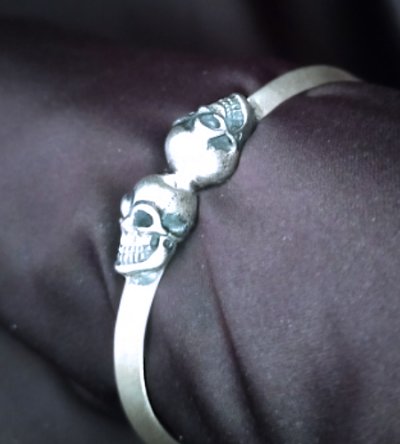 画像5: Quarter Floating Skull Triangle Wire Bangle