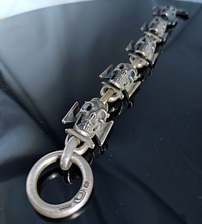 画像13: 5 Skull On Iron Cross Bracelet (Vertical)