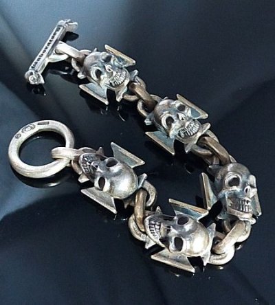 画像5: 5 Skull On Iron Cross Bracelet (Vertical)