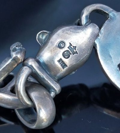 画像11: Skull On Sculpted Oval With 2 Panthers & H.W.O & Anchor Chain Links Bracelet