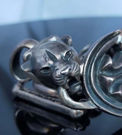 画像16: Skull On Sculpted Oval With 2 Panthers & H.W.O & Anchor Chain Links Bracelet