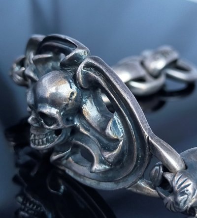 画像14: Skull On Sculpted Oval With 2 Panthers & H.W.O & Anchor Chain Links Bracelet