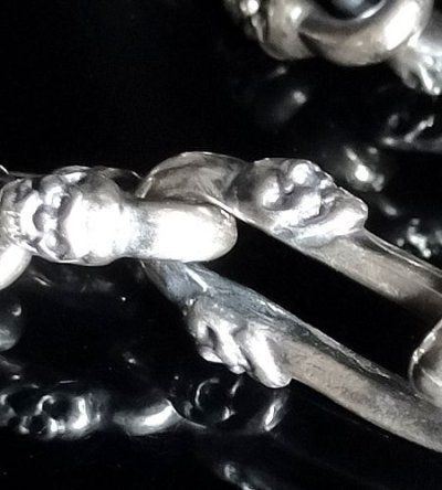 画像11: Double Skull Long Small Oval Links Pure Gold Wrap T-bar Bracelet