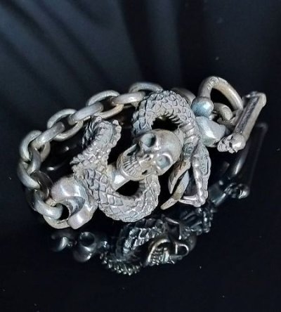 画像1: Skull On Snake & Chain Links Bracelet