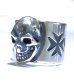 画像1: Skull On Maltese Cross Ear Cuff (1)