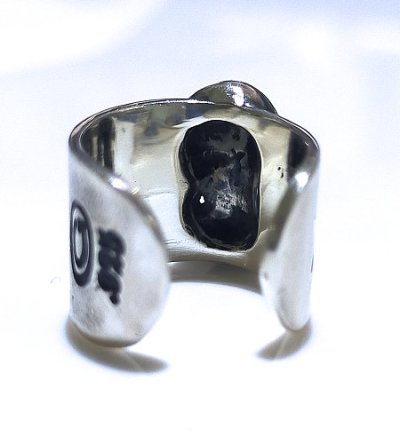 画像11: Skull On Maltese Cross Ear Cuff