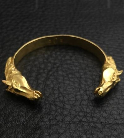 画像4: 18k Gold Horse Triangle Wire Bangle
