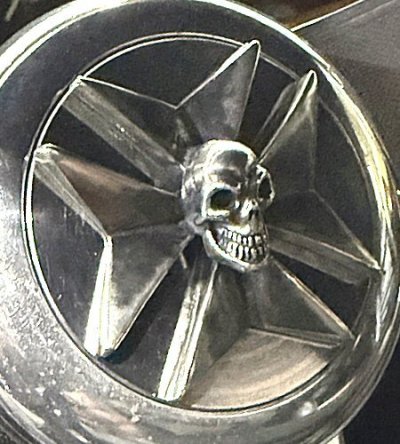 画像4: Gaboratory Skull On Maltese Cross Steering Wheel Ornament