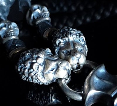 画像9: Half Face On Battle-Ax Cross With 2 Lions Braid Leather Necklace