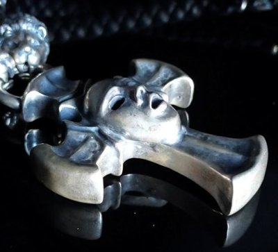 画像4: Half Face On Battle-Ax Cross With 2 Lions Braid Leather Necklace