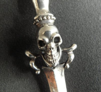 画像2: Gaborartory Half Dagger With Skull With Half 2 Skulls & 7Chain Necklace