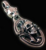 Panther & Sculpted Oval On Skull Pendant