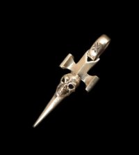 Quarter Single Skull Dagger Square Bottom & H.W.O Pendant