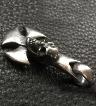 画像11: Round Cross With Skull Pendant