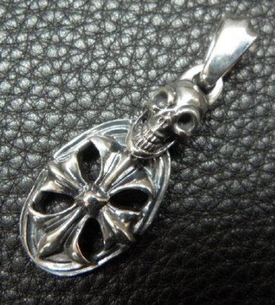 画像4: Quarter Skull On Top Cross Oval With Classic H.W.O Pendant