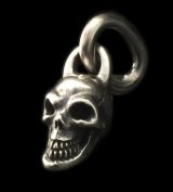 Single Skull With Long O-ring Pendant