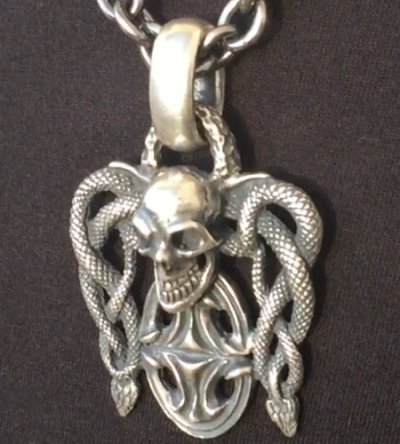 画像3: Skull On Snake Buckle With Sculpted Oval Pendant